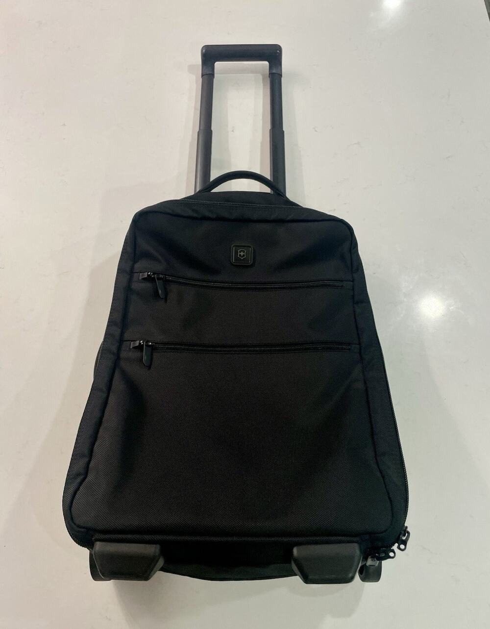 Victorinox Lexicon 20 Ultra Light Carry On Suitcase 2 Wheel Black Bag 32340201